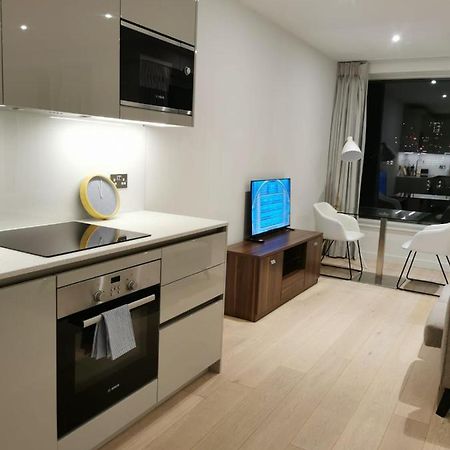 Comfy 1 Bed Studio 1 Minute From Train Station Apartman London Kültér fotó